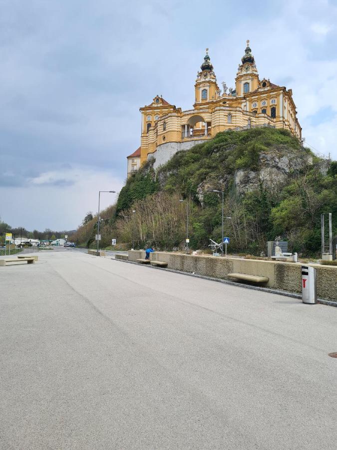 Schon Wohnen Beim Stift Melk Apartment Exterior photo